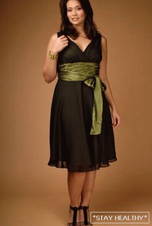 Perfektes Abendkleid für volle Damen