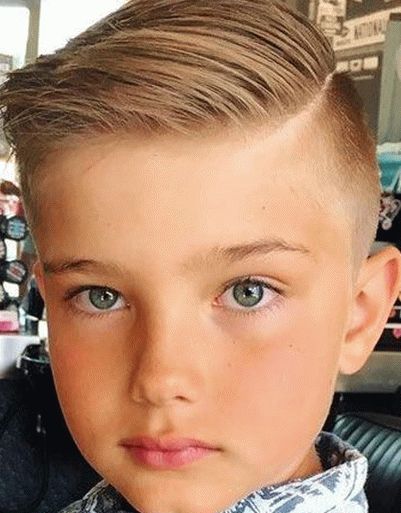 Frisuren nebenbei für Jungs