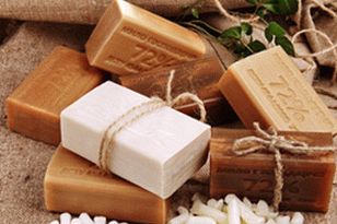 Haare zu Hause aufhellen