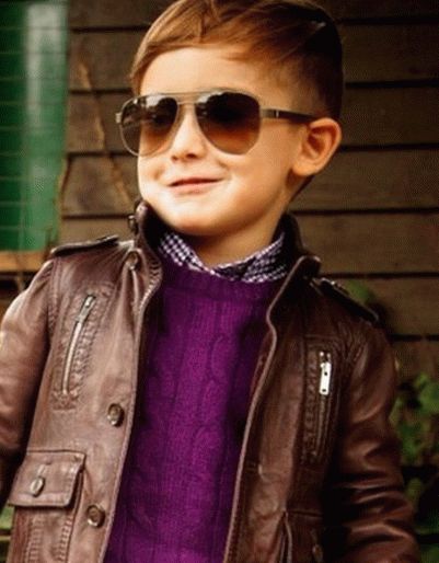 Frisuren mit Pony für Jungen