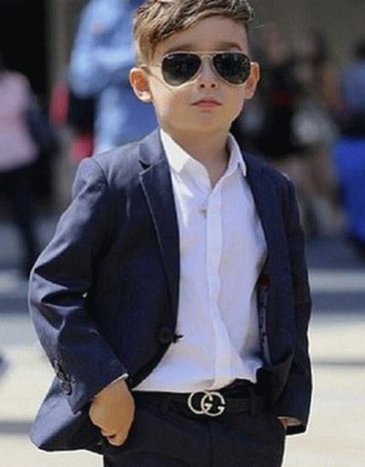 Frisuren mit Pony für Jungen